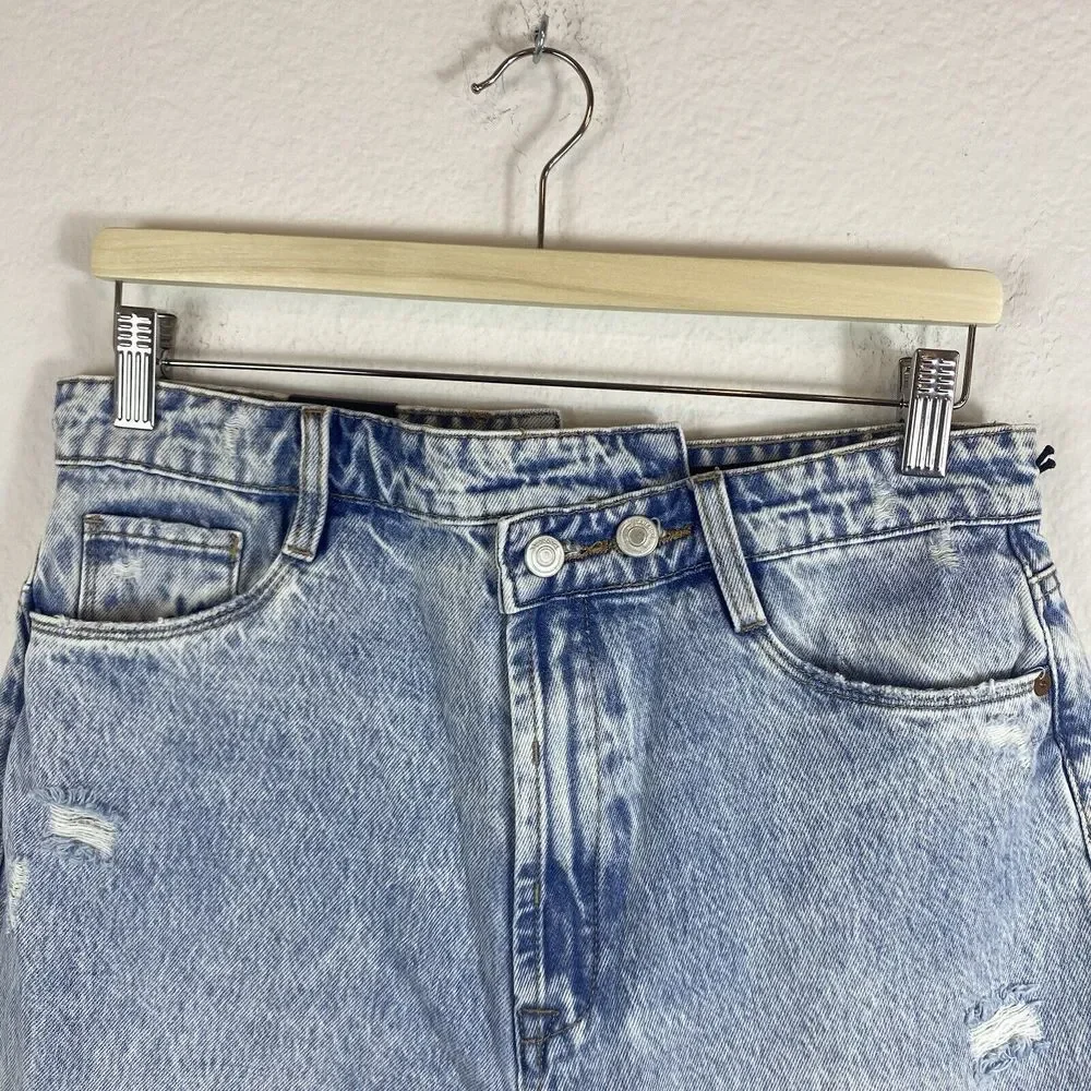 NWT Blank‎ NYC Women's Size 29 The Baxter Ribcage Straight Leg Jeans Overlap Rip